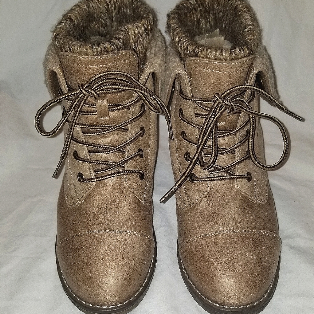 Cliffs by White Mountain women's ankle boots